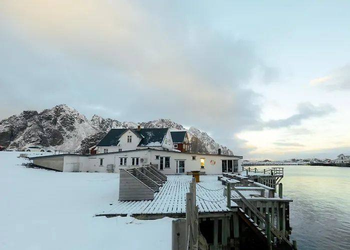 Skata 4* Henningsvær